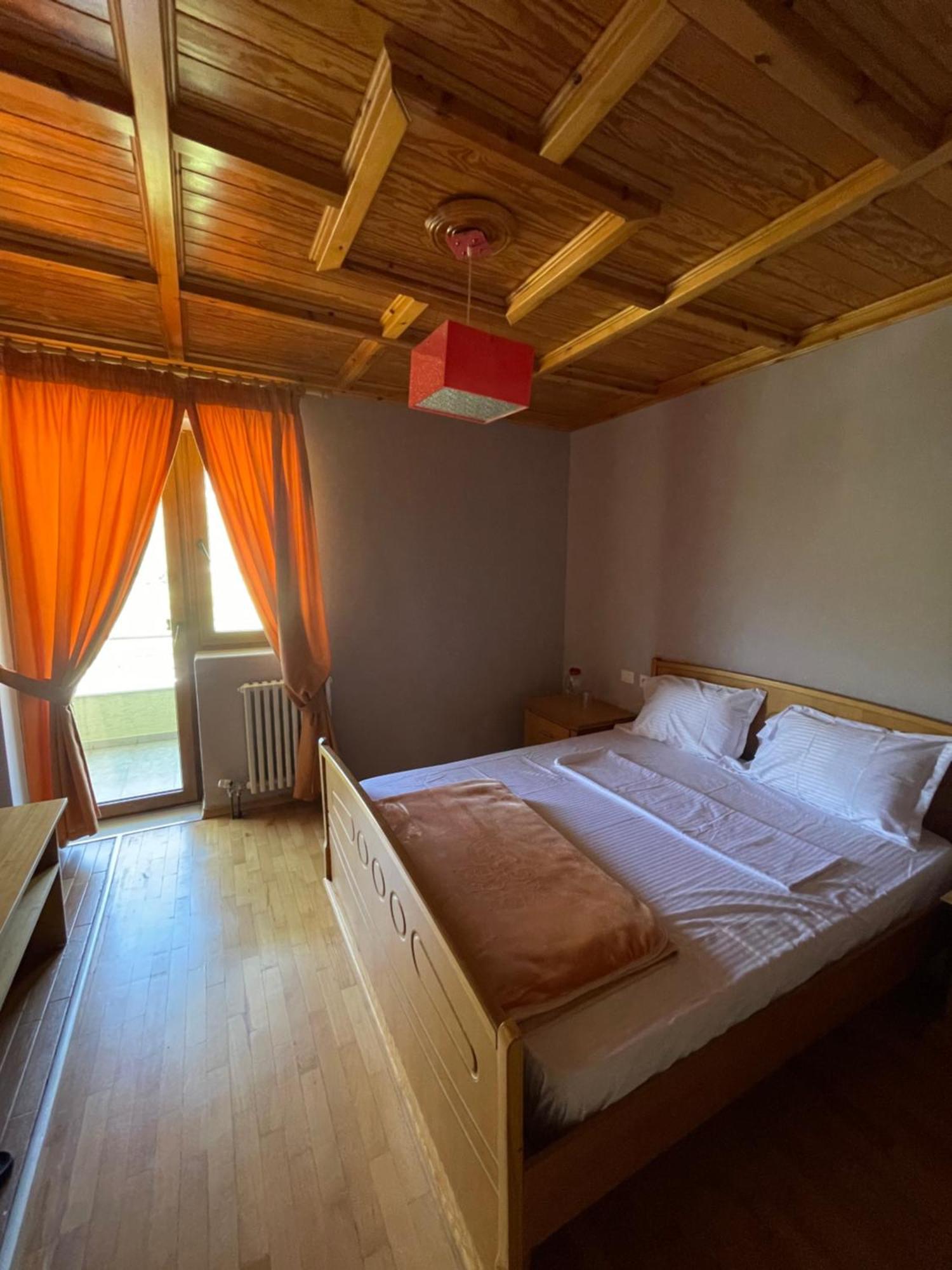 Lura Hotel Fushe-Lure Ngoại thất bức ảnh